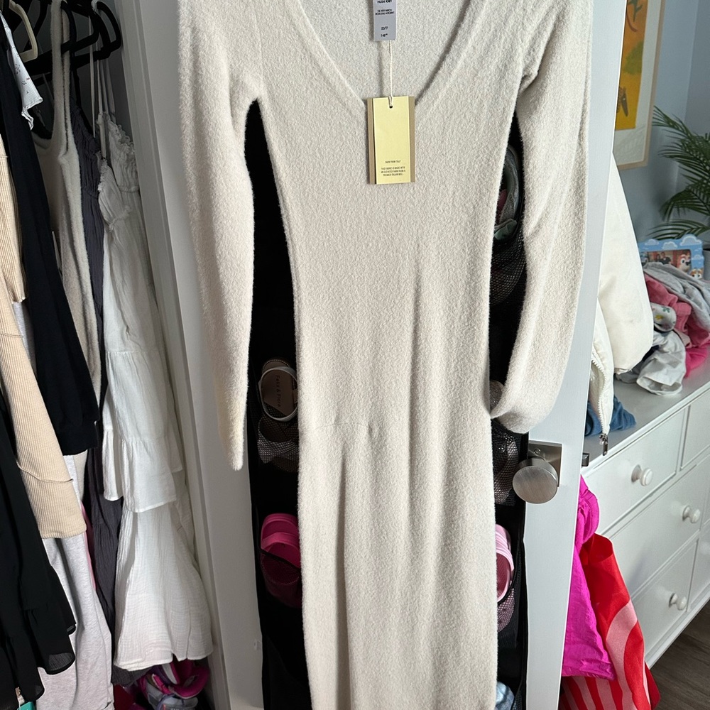 Aritzia Wilfred Sweater Dress